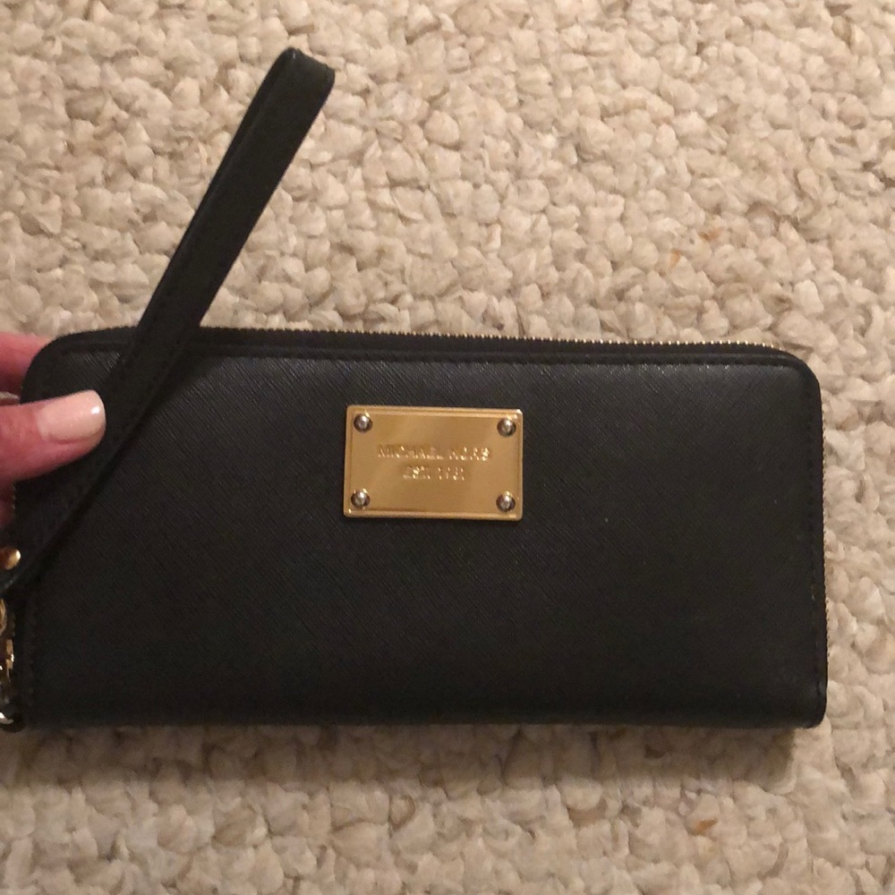 Michael Kors Black Leather Zip Around Wallet